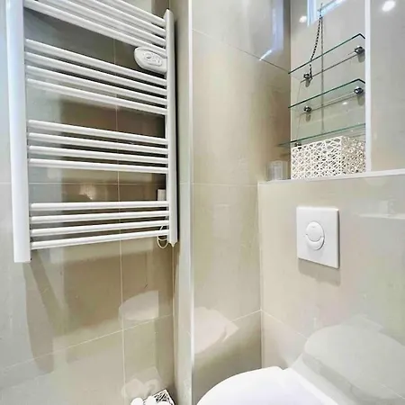 Centre , Magnifique , 5 Min Palais Appartement *