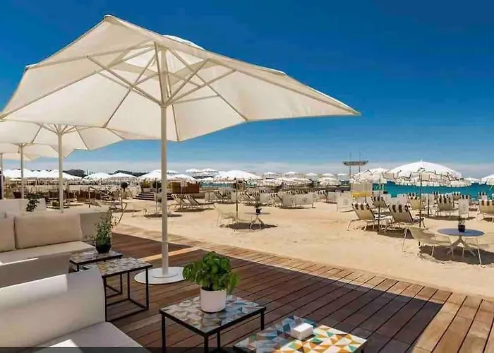 Centre , Magnifique , 5 Min Palais *