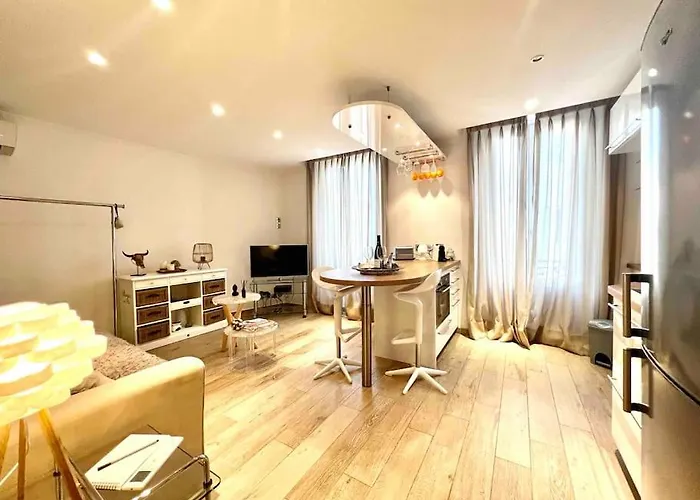 Centre , Magnifique , 5 Min Palais شقة *