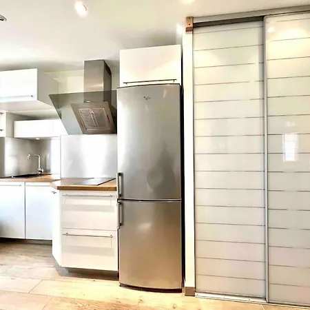 Centre , Magnifique , 5 Min Palais *